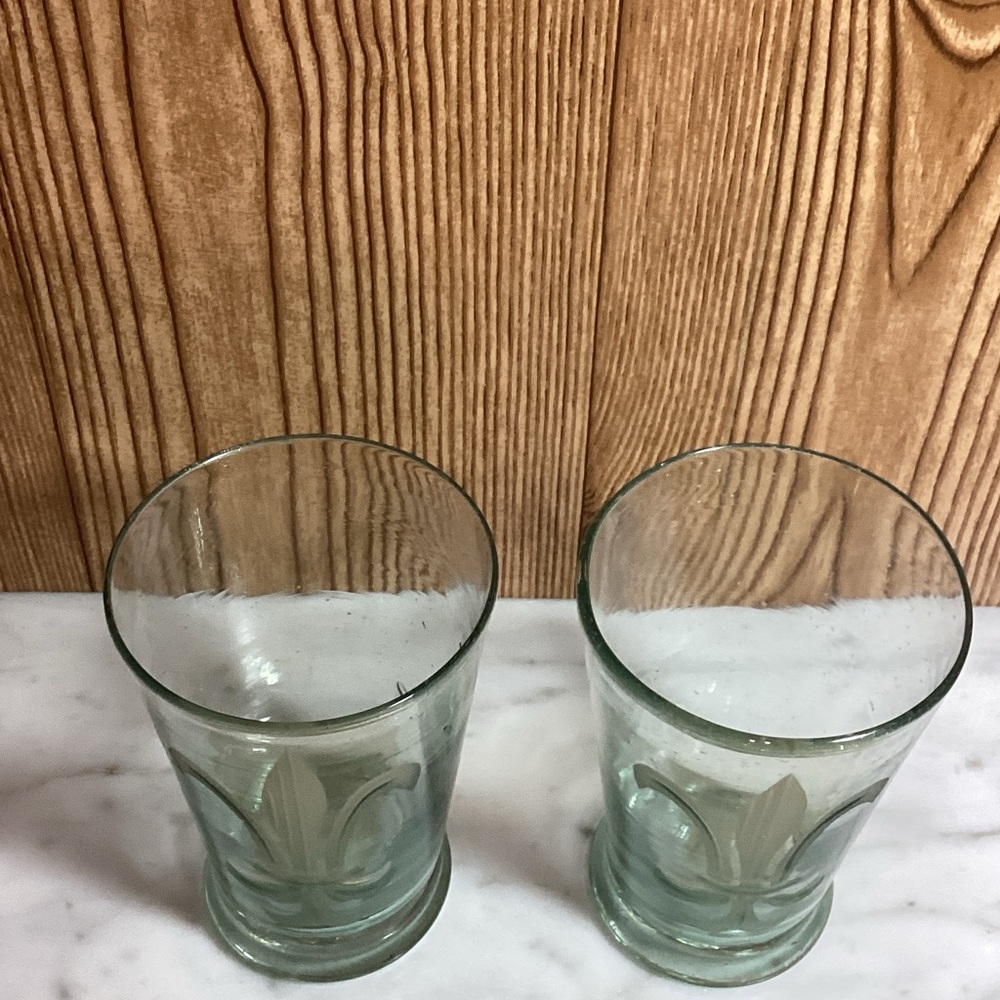 MARIPOSA Etched Green Glass Tumblers with Fleur-de-Lis Design SET OF 2 - Picture 3 of 4